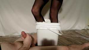 kaydens-seductive-deep-buttercream-foot_